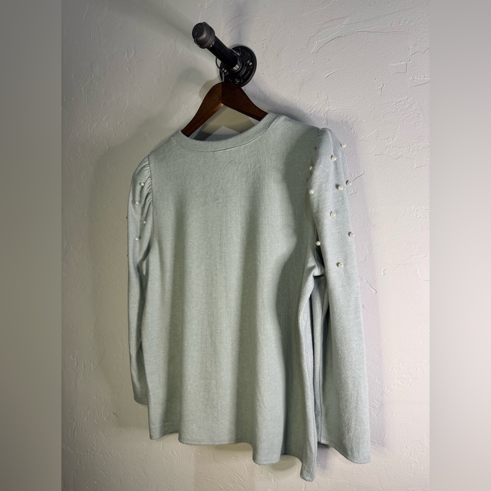 Cato Old Money Light Greenish Gray Knit‎ Top With Pearl Accents Size Large
